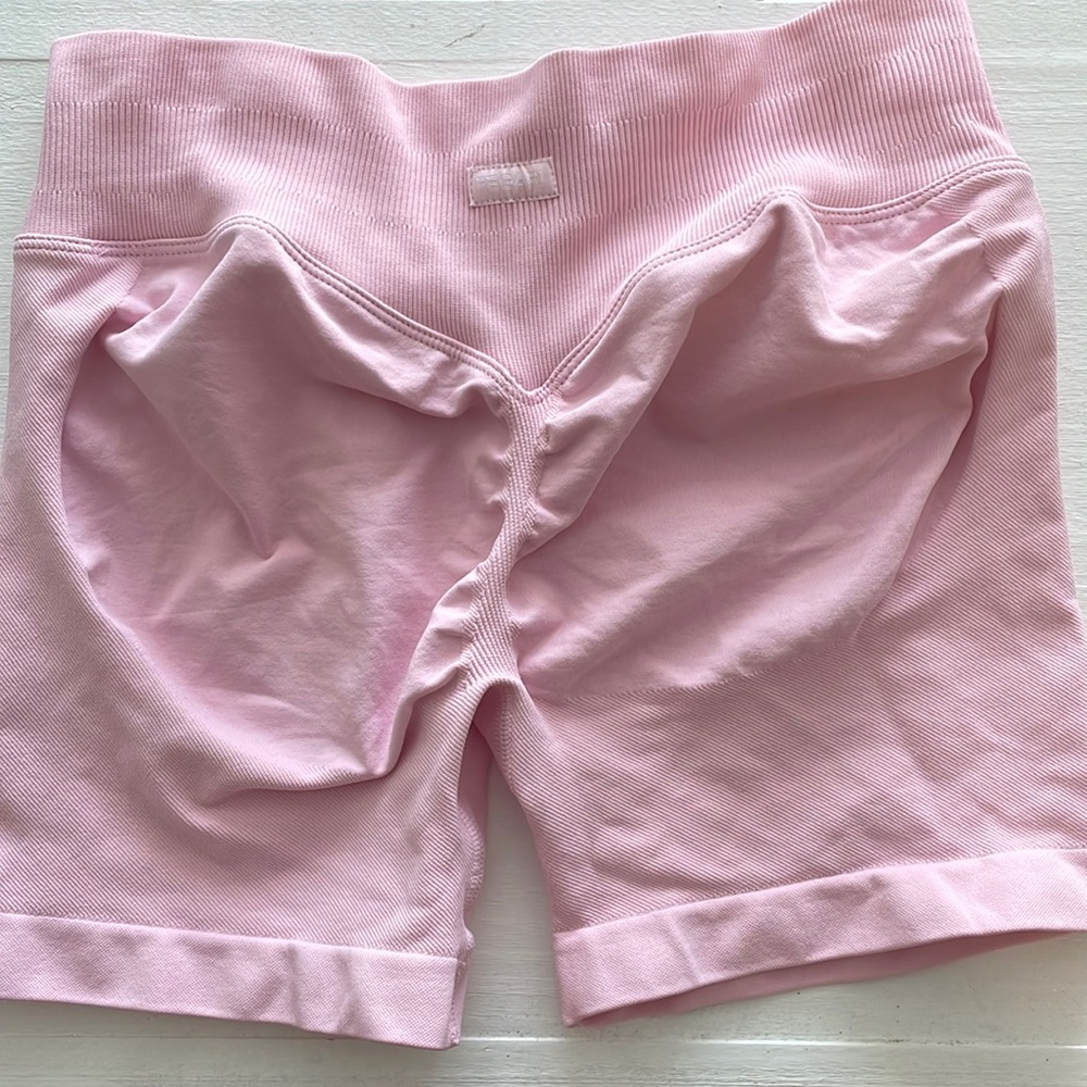 Fegari pink scrunch shorts